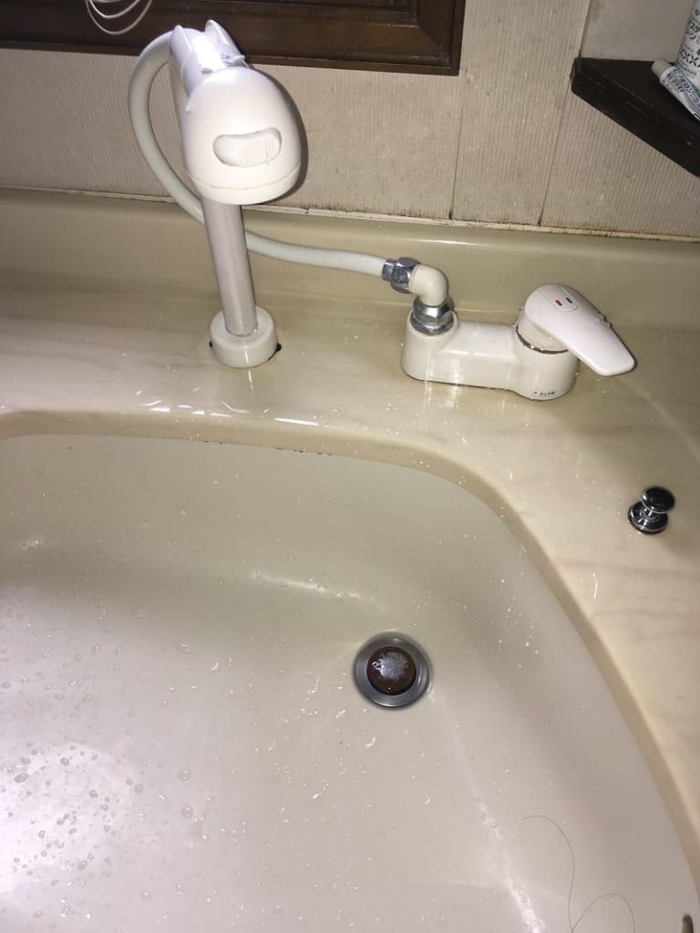 潮来市にて洗面所の水漏れ